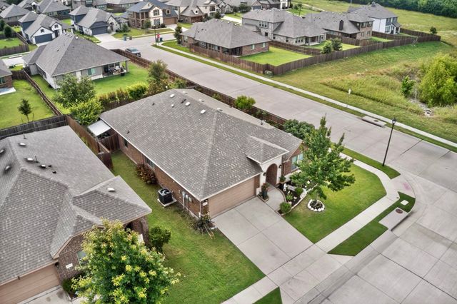 698 Langdon Street, Lavon, TX 75166