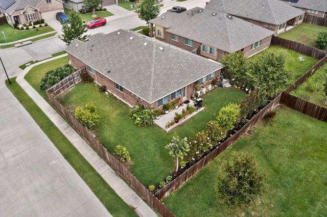 698 Langdon Street, Lavon, TX 75166