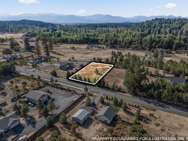 597 E Forks Circle 21, Cave Junction, OR 97523