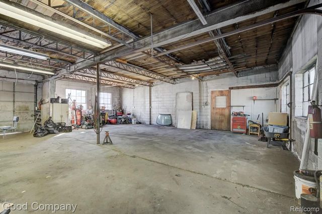 14248 9 Mile Road, Warren, MI 48089