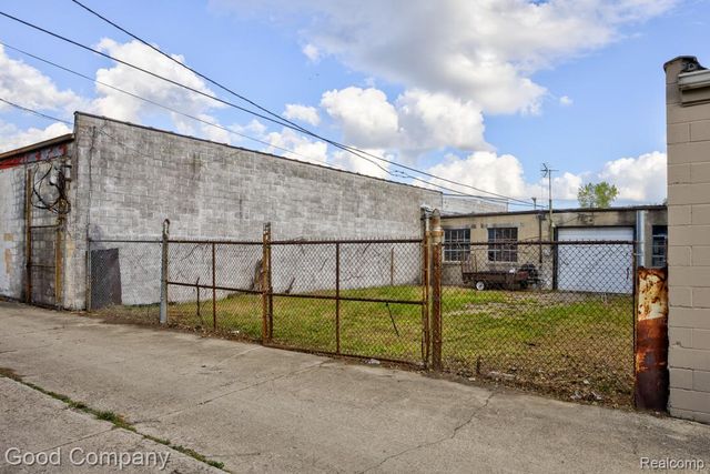 14248 9 Mile Road, Warren, MI 48089