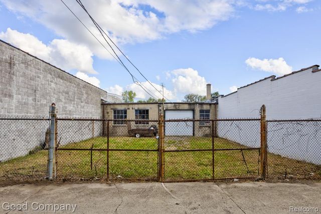 14248 9 Mile Road, Warren, MI 48089