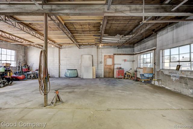 14248 9 Mile Road, Warren, MI 48089