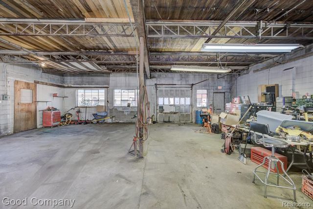 14248 9 Mile Road, Warren, MI 48089