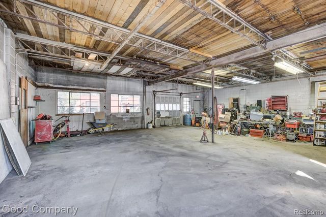 14248 9 Mile Road, Warren, MI 48089