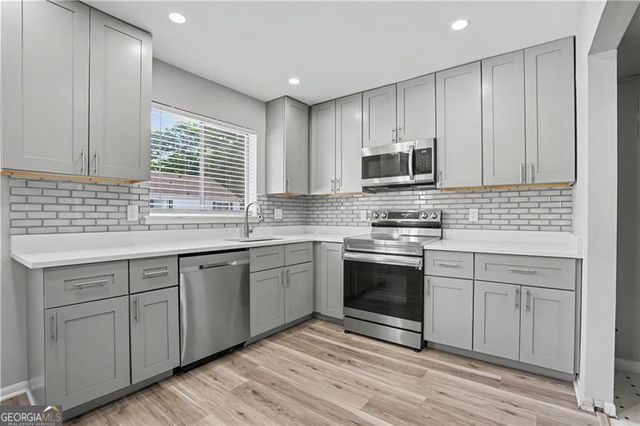 7307 Cardigan Circle, Atlanta, GA 30328