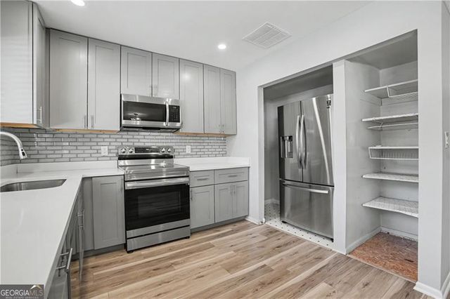 7307 Cardigan Circle, Atlanta, GA 30328