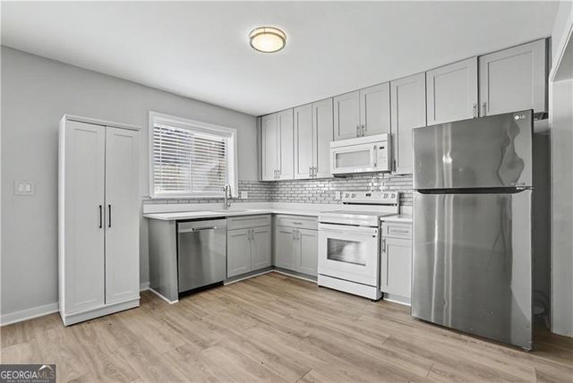 7307 Cardigan Circle, Atlanta, GA 30328