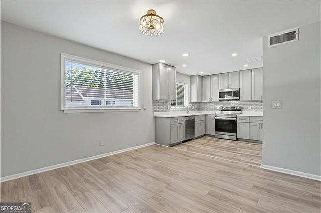 7307 Cardigan Circle, Atlanta, GA 30328