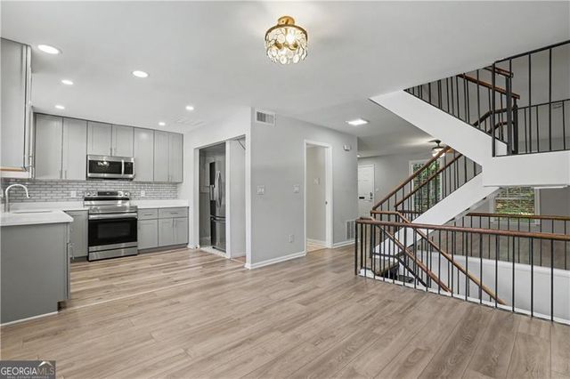 7307 Cardigan Circle, Atlanta, GA 30328