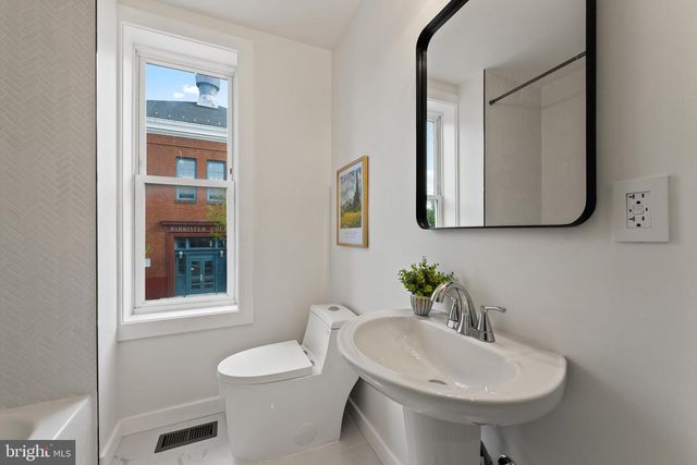 1118 S CAREY ST, Baltimore, MD 21223