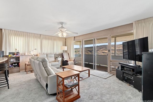 3404 Ala Hinalo Place, Honolulu, HI 96818