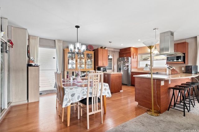 3404 Ala Hinalo Place, Honolulu, HI 96818