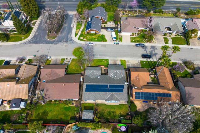 2303 Pheasant Run Cir, Stockton, CA 95207