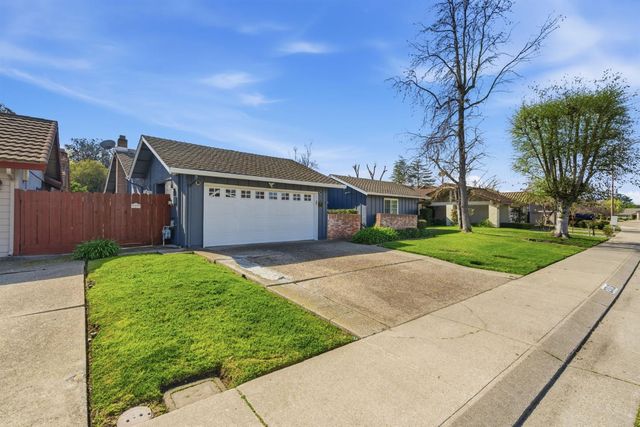 2303 Pheasant Run Cir, Stockton, CA 95207