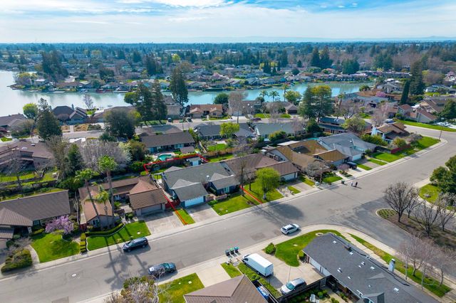 2303 Pheasant Run Cir, Stockton, CA 95207