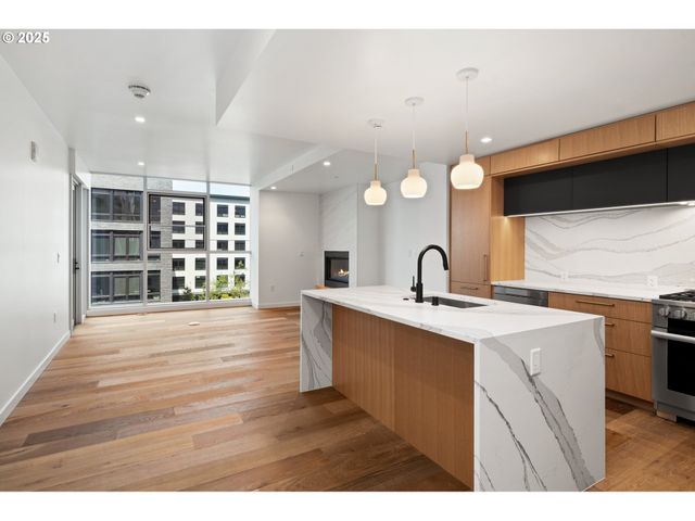 590 WATERFRONT Way 500, Vancouver, WA 98660