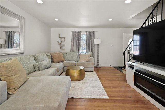 741 Pettibone Street, Crown Point, IN 46307