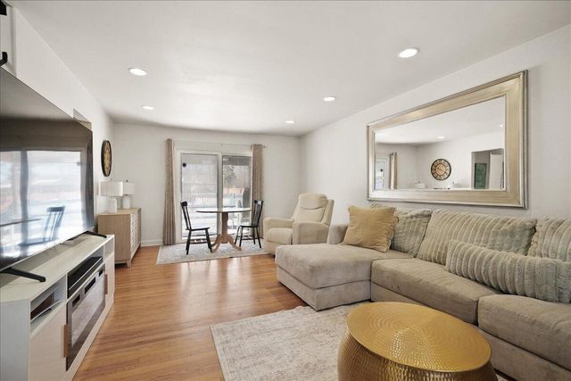 741 Pettibone Street, Crown Point, IN 46307