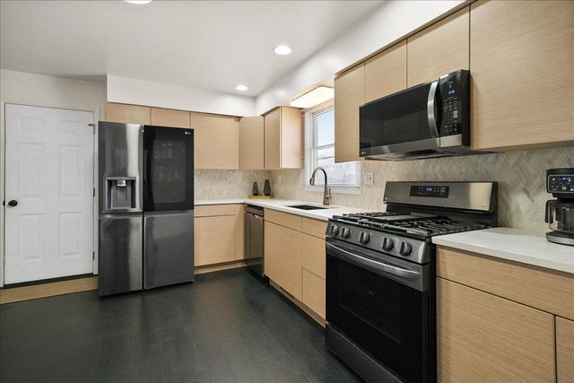 741 Pettibone Street, Crown Point, IN 46307