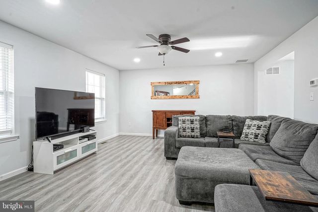 13 HIGH SCHOOL DR, Egg Harbor Township, NJ 08234