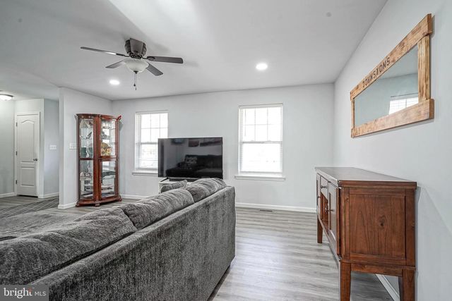 13 HIGH SCHOOL DR, Egg Harbor Township, NJ 08234