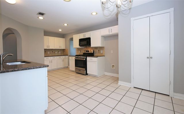 7818 Bighorn, Baytown, TX 77521