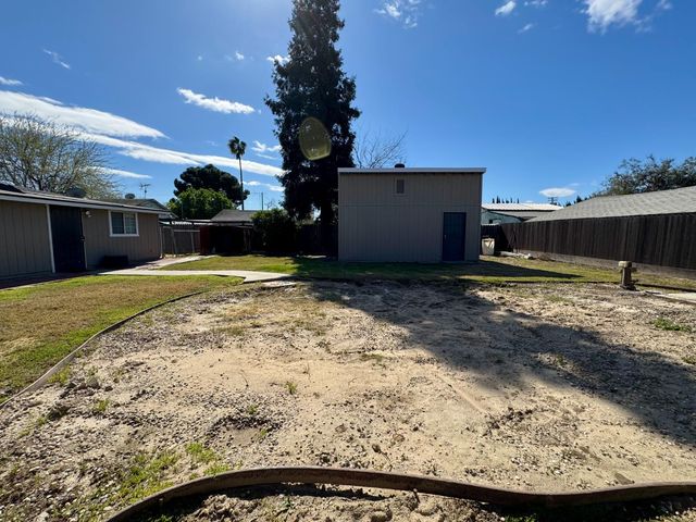 205 Orchard Ave, Modesto, CA 95354