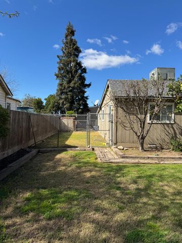 205 Orchard Ave, Modesto, CA 95354