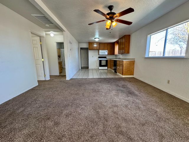 205 Orchard Ave, Modesto, CA 95354