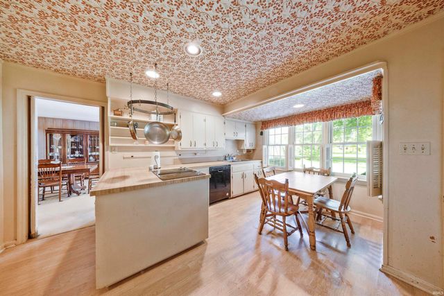800 Plaza Drive, Evansville, IN 47715