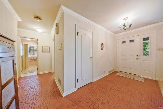 800 Plaza Drive, Evansville, IN 47715