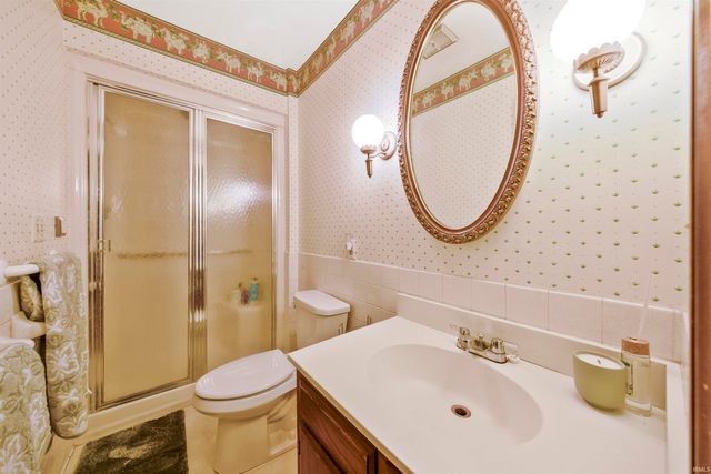 800 Plaza Drive, Evansville, IN 47715