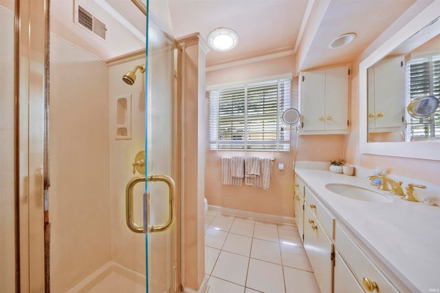 800 Plaza Drive, Evansville, IN 47715