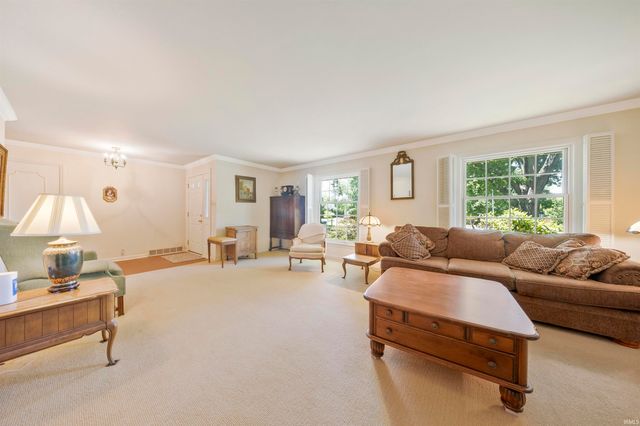 800 Plaza Drive, Evansville, IN 47715
