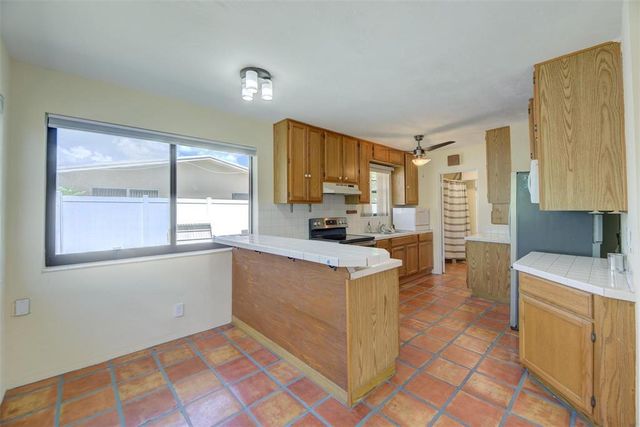 805 NE 40TH Street 1-3, Oakland Park, FL 33334