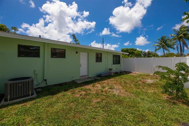 805 NE 40TH Street 1-3, Oakland Park, FL 33334