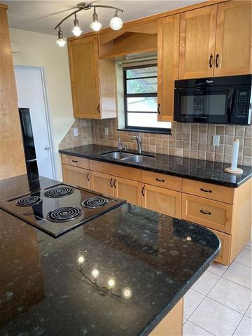 805 NE 40TH Street 1-3, Oakland Park, FL 33334