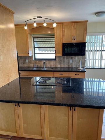 805 NE 40TH Street 1-3, Oakland Park, FL 33334