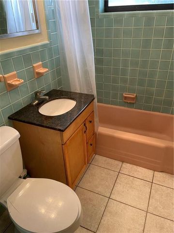805 NE 40TH Street 1-3, Oakland Park, FL 33334
