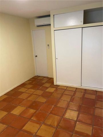 805 NE 40TH Street 1-3, Oakland Park, FL 33334