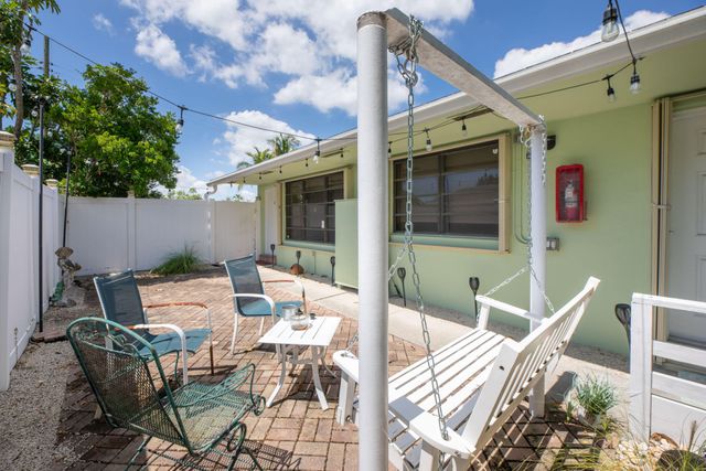 805 NE 40TH Street 1-3, Oakland Park, FL 33334