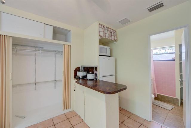 805 NE 40TH Street 1-3, Oakland Park, FL 33334