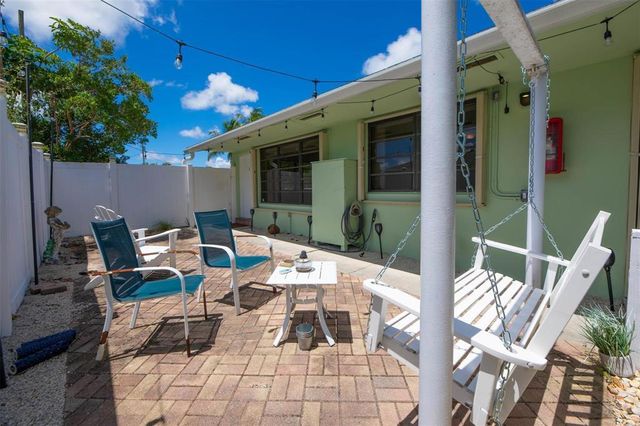 805 NE 40TH Street 1-3, Oakland Park, FL 33334