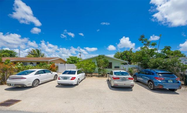 805 NE 40TH Street 1-3, Oakland Park, FL 33334