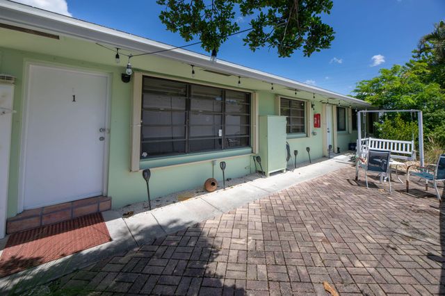 805 NE 40TH Street 1-3, Oakland Park, FL 33334