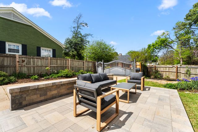 1403 S Robertson Avenue, Tyler, TX 75701