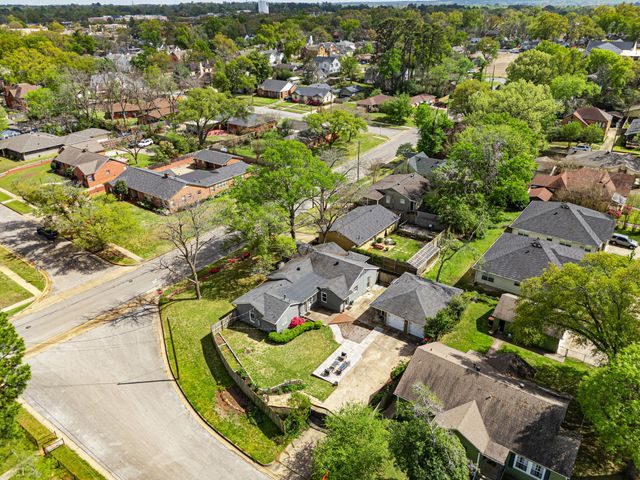 1403 S Robertson Avenue, Tyler, TX 75701