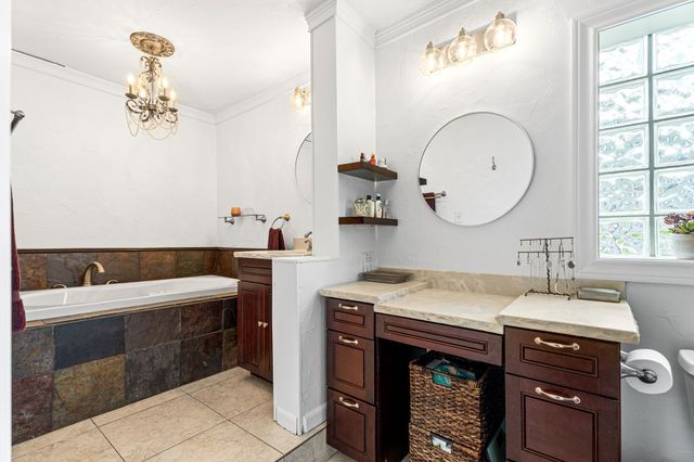 1403 S Robertson Avenue, Tyler, TX 75701