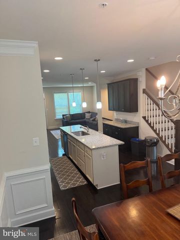 4610 WOODBERRY ST, Riverdale, MD 20737